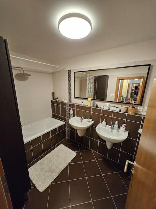 Nadherny V Krasnem Prostredi Apartament Praga